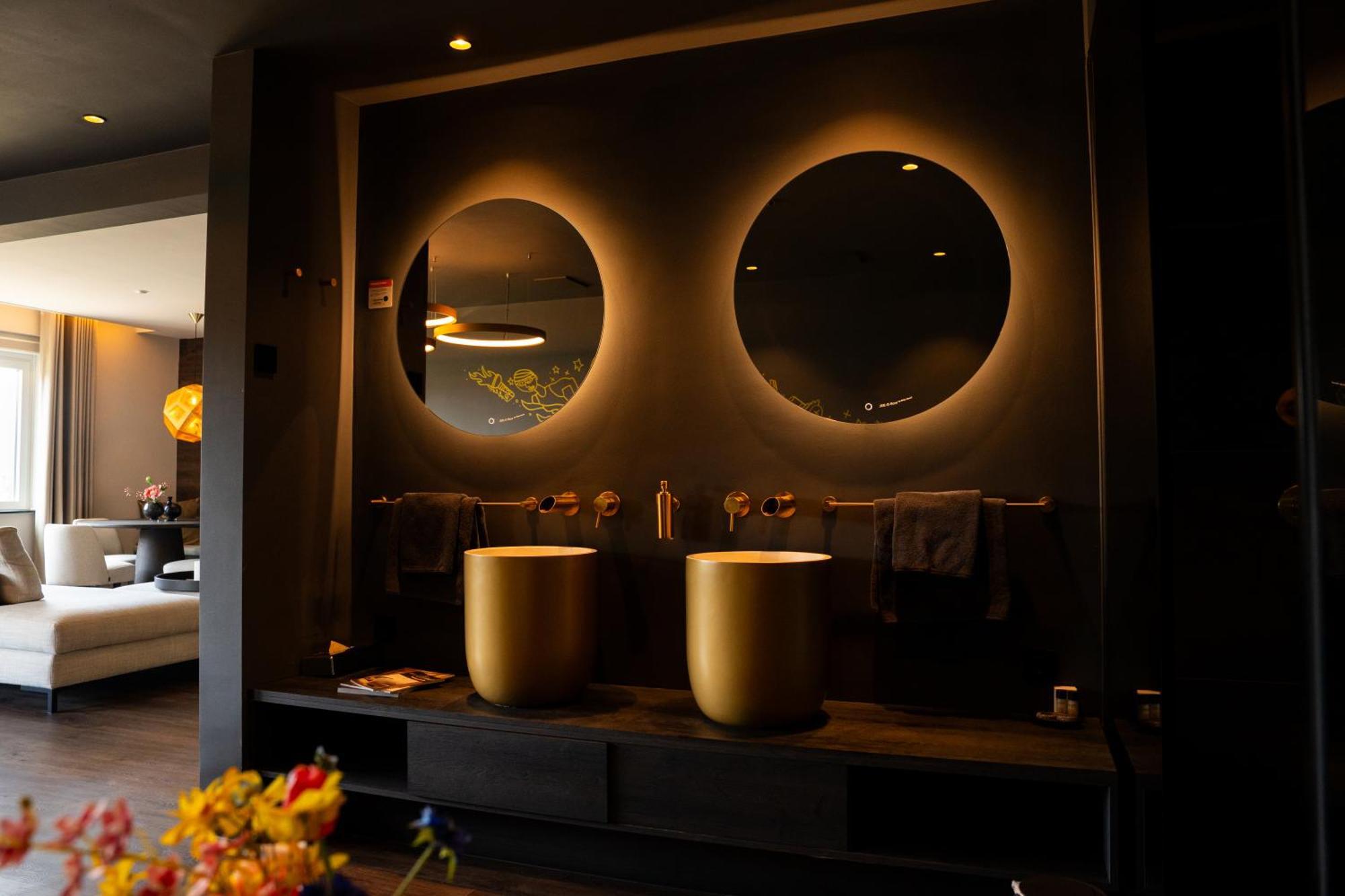 Superior King Suite